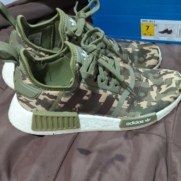 adidas gazelle silver green womens Adidas NMD R1 C Little Kids' Shoes Cloud White-Cloud White